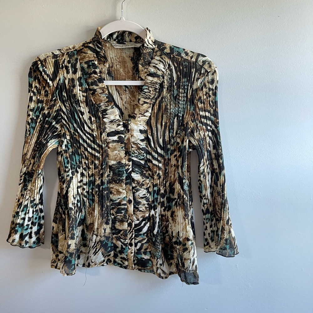 VTG Y2K 00s Larry Levine blouse tiger print textured, crinkled fabric